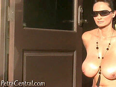 Célébrité, Femme couguar, Mature, Mère que j'aimerais baiser, Softcore, Rétro ancien