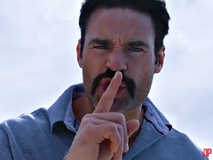 A quick outdoor humping for a cashless rebel teen