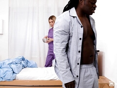 Dormitorio, Culo grande, Verga grande, Rubia, Consolador, Tatuaje, Tetas, Uniforme