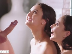 Chica, Morena, Garganta profunda, Polla, Besar, Orgasmo, Chorro, Tetas