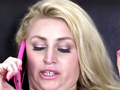 Tussi, Grosse titten, Aufs gesicht abspritzen, Fingern, Hd, Lingerie, Massage, Reif