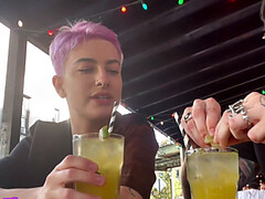 18 jaar, Enthousiasteling, Harig, Huisgemaakt, Likken, Kut duiken, Realiteit, Tatoeage