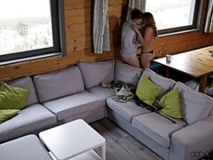 Braunhaarige, Hundestellung, Natürlichen titten, Orgasmus, Rasiert, Ablutschen, Titten, Uniform