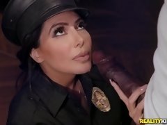 Большой член, Минет, Глубокая глотка, Лизание, Полиция, Киски, Наездница, Жесткий секс
