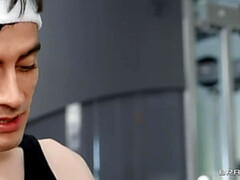 Sucer une bite, Brunette brune, Tir de sperme, Gorge profonde, Queue, Poilue, Hard, Seins naturels