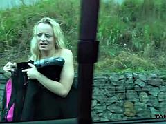 Grosser schwanz, Grosse titten, Blondine, Blasen, Besamung, Spermaladung, Handjob, Titten