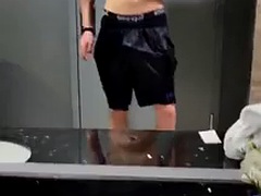 Geschnappt, Schwul, Masturbation, Pornostars, Pov, Öffentlich, Dusche, Solo