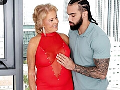 Grosser arsch, Grosser schwanz, Blondine, Blasen, Pummelig, Hundestellung, Interrassisch, Reif