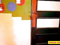 Жопа, Большая жопа, Большой член, Семяизвержение, Член, На публике, Киски, Бритые