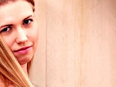 The Reader - Violette Pink