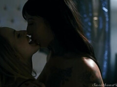 Спальня, Блондинки, Пальцем, Поцелуи, Мастурбация, Пирсинг, Киски, Стринги