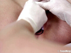 Leie, Braunhaarige, Tschechisch, Schmutzig, Arzt, Hardcore, Büro, Jungendliche (18+)