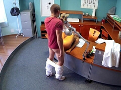 Sucer une bite, Brunette brune, En levrette, Faciale, Hd, Seins naturels