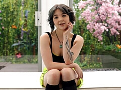 18 jahre, Arsch, Blasen, Braunhaarige, Natürlichen titten, Kurzes haar, Jungendliche (18+), Titten