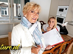 Blond, Gezichtzitten, Voeten, Omie, Hd, Zoenen, Rijpe lesbienne, Kut duiken