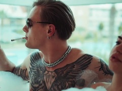 Gros cul, Brunette brune, Tir de sperme, Hard, Orgasme, Rugueux, Pute, Épouse