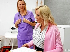 Culo grande, Mamada, Médico, Estilo perrito, Sexo duro, Madres para coger, Tetas naturales, Enfermera
