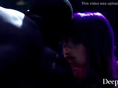 Queue, En levrette, Faciale, Pieds, Fétiche, Interracial, Léchez, Chatte