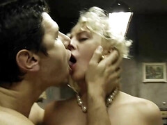 Really Nice Blonde Mama in amateur hardcore - big natural boobies