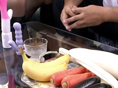 18 jaar, Aziatisch, Kont, Bruinharig, Japaans, Alleen, Speelgoed, Vreemd