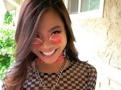 Asiatisch, Arsch, Blasen, Hundestellung, Domination, Hardcore, Rasiert, Jungendliche (18+)