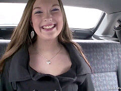 Amateur, Morena, Checa