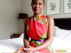 Africain, Grosse bite, Sucer une bite, Gode, Noir ébène, Hd, Masturbation, Cheveux courts