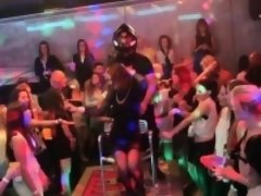 Amateur, Homme nu et filles habillées, Partouze, Mamie, Hard, Hd, Public, Réalité