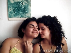 Brunette brune, Petite amie, Fait maison, Lesbienne, Masturbation, Mère que j'aimerais baiser, Seins naturels, Nénés