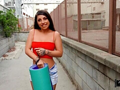 Grosser arsch, Grosser schwanz, Grosse titten, Blasen, Braunhaarige, Hundestellung, Im freien