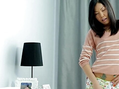 18 jahre, Asiatisch, Frau, Erstes mal, Masturbation, Orgasmus, Jungendliche (18+), Titten