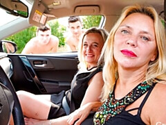 Anal, Gros cul, Grosse bite, Blonde, Sucer une bite, En levrette, Le plan cul à quatre, Mature