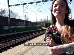 Culo, Mamada, Morena, Corridas, Corridas faciales, Al aire libre, Público, Tetas