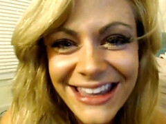 Enthousiasteling, Blond, Seksspeelgoed, Vingeren, Masturbatie, Orgasme, Kut duiken, Spuiten