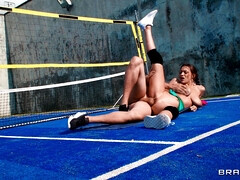 Grote mammen, Bruinharig, Rondborstig, Hardcore, Natuurlijke tieten, Buiten, Kut duiken, Geschoren