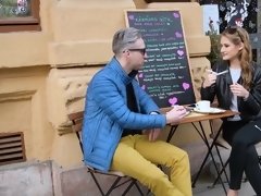 Lieveling, Grote kont, Blond, Pijpbeurt, Hardcore, Natuurlijke tieten, Kut duiken, Tieten likken