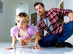 18 jaar, Grote lul, Blond, Pijpbeurt, Hondjeshouding, Natuurlijke tieten, Tiener, Tieten likken