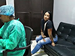 Enthousiasteling, Anaal, Hardcore, Latijnse vrouw, Masturbatie, Rijpe lesbienne, Kantoor, Alleen