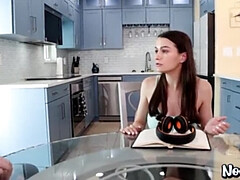 18 ans, Sucer une bite, Tir de sperme, Branlette thaïlandaise, Hd, Petite femme, Adolescente, Nénés