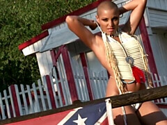 Большая жопа, Большие сиськи, Ферма, Голышом, Тощие, Соло, Стриптизерша, Молоденькие