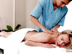 Grosser arsch, Grosser schwanz, Blondine, Blasen, Hundestellung, Natürlichen titten, Kurzes haar, Titten