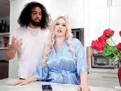 Красотки, Большие сиськи, Минет, Секс без цензуры, Межрасовый секс, Милф, Мамочка, Рыжие