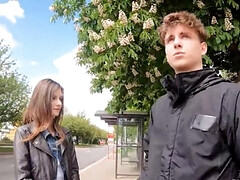 Hunter helps young couple and gets rewarded with blowjob