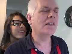 18 летние, Брюнетки, Смазливые, Очки, Секс без цензуры, Хд, Молоденькие, Сиськи