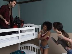 Blasen, Hundestellung, Frau frau mann, Handjob, Hardcore, Masturbation, Jungendliche (18+), Flotter dreier