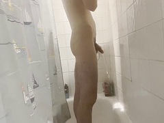 Big hot twink masturbates in the shower