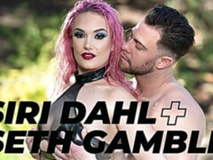 Gros cul, Grosse bite, Sucer une bite, Bottes, En levrette, Branlette thaïlandaise, Chatte, Jarretelles