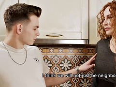 Grote mammen, Hardcore, Ondergoed, Moeder die ik wil neuken, Roodharige vrouw, Russisch, Tatoeage, Tieten likken