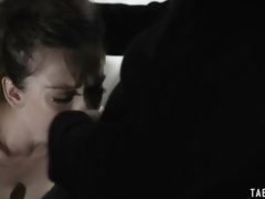 Anal, Sucer une bite, Brunette brune, En levrette, Petite femme, Adolescente, Plan cul à trois, Nénés