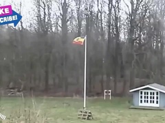 Застукали, В первый раз, Два парня и девушка, Голышом, Вечеринка, Короткая стрижка, Втроем, Подглядывание